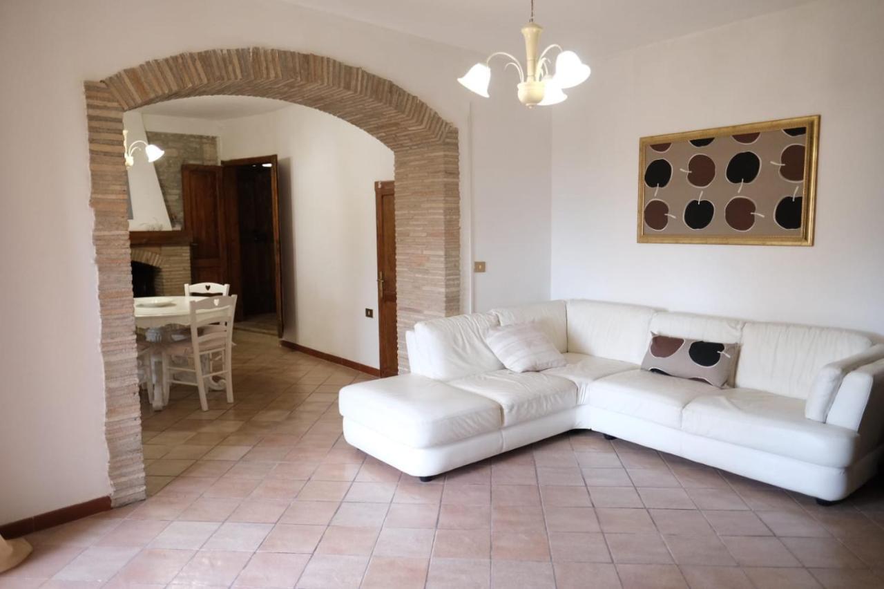 La Residenza Dei Nonni Apartman Montefranco Kültér fotó
